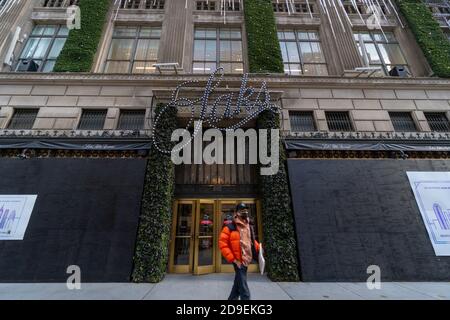 L'embarquement des magasins fait face à Manhattan pour les élections présidentielles américaines 2020. Banque D'Images