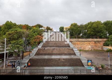 Odessa, Ukraine - 10 septembre 2018 : l'escalier de Potemkin est un escalier géant à Odessa. Les escaliers sont considérés comme une entrée formelle dans la ville depuis la direction Banque D'Images