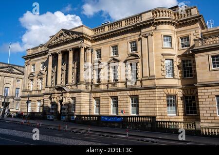 Institut français d'Écosse situé dans le bâtiment Lothian Chambers sur le pont George IV, Édimbourg, Écosse, Royaume-Uni Banque D'Images