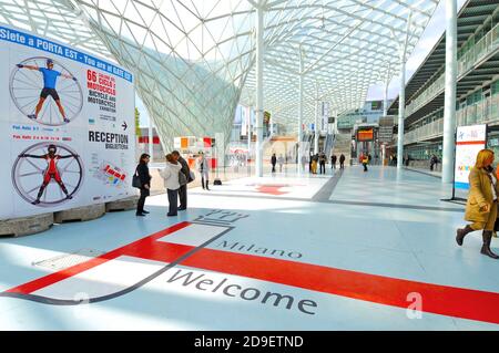 Porte d'entrée de la Foire internationale de vélo et moto à Rho Fiera. Milan, Italie. Banque D'Images