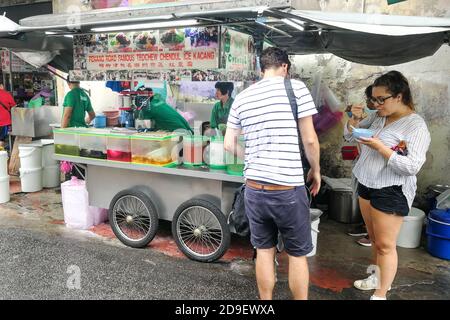 Penang est connu pour sa nourriture. Vous trouverez ici le célèbre chendol de Penang Road, incontournable pour visiter l'île de Penang. Banque D'Images