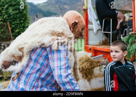 Personnages de Carnaval. Ituren - Zubieta. Navarre. Espagne. Europe Banque D'Images