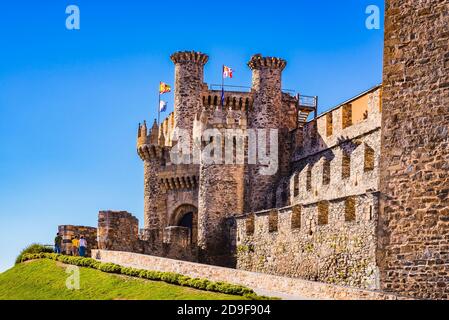 Façade du château des Templiers, construite au XIIe siècle. Ponferrada, El Bierzo, Leon, Castille et Leon, Espagne, Europe Banque D'Images