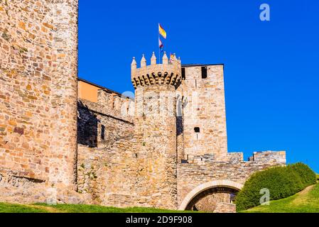 Façade du château des Templiers, construite au XIIe siècle. Ponferrada, El Bierzo, Leon, Castille et Leon, Espagne, Europe Banque D'Images