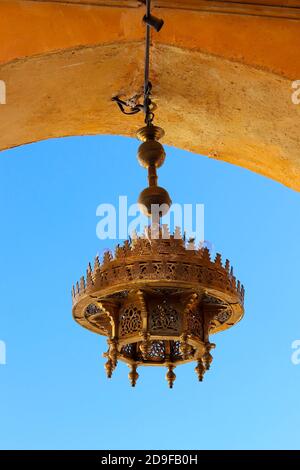 lanterne à l'entrée d'un marché arabe Banque D'Images
