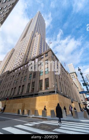 L'embarquement des magasins fait face à Manhattan pour les élections présidentielles américaines 2020. Banque D'Images