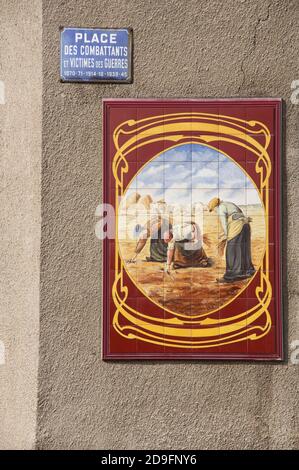 Carreaux de céramique illustrés montrant une reproduction de la célèbre peinture de Jean-François Millet « les Gleaners » ornant le mur d'une boulangerie française. Banque D'Images