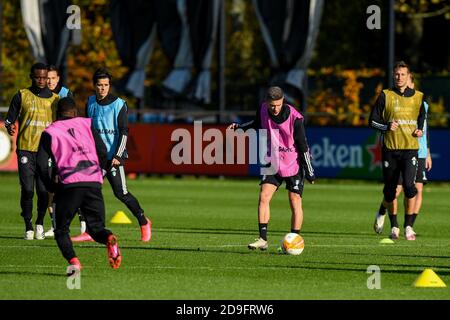 ROTTERDAM, PAYS-BAS - NOVEMBRE 05: Vue générale de la dernière formation de Feyenoord avant le match de l'UEFA Europa League contre le CSKA Moskou lors d'une session d'entraînement avant le match de l'UEFA Europa League entre Feyenoord et CSKA Moscou le 22 octobre 2020 à Rotterdam, pays-Bas (photo de Yannick Verhoeven/Orange Pictures) Banque D'Images