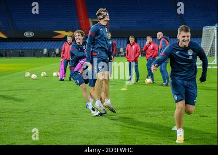 ROTTERDAM, PAYS-BAS - NOVEMBRE 05 : vue générale de la formation du CSKA Moskou à de Kuip lors d'une session de formation avant le match de l'UEFA Europa League entre Feyenoord et CSKA Moscou le 22 octobre 2020 à Rotterdam, pays-Bas (photo de Yannick Verhoeven/Orange Pictures) Banque D'Images