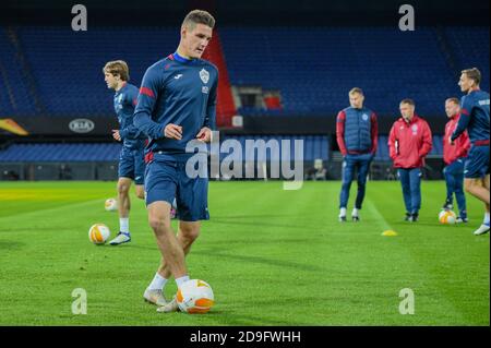 ROTTERDAM, PAYS-BAS - NOVEMBRE 05 : vue générale de la formation du CSKA Moskou à de Kuip lors d'une session de formation avant le match de l'UEFA Europa League entre Feyenoord et CSKA Moscou le 22 octobre 2020 à Rotterdam, pays-Bas (photo de Yannick Verhoeven/Orange Pictures) Banque D'Images