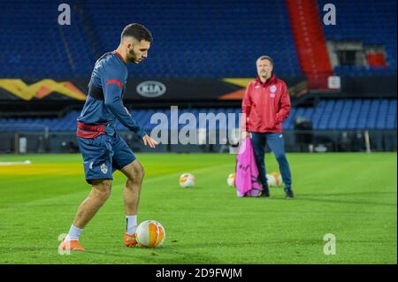 ROTTERDAM, PAYS-BAS - NOVEMBRE 05 : vue générale de la formation du CSKA Moskou à de Kuip lors d'une session de formation avant le match de l'UEFA Europa League entre Feyenoord et CSKA Moscou le 22 octobre 2020 à Rotterdam, pays-Bas (photo de Yannick Verhoeven/Orange Pictures) Banque D'Images