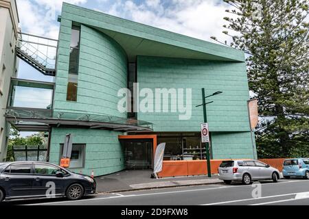 AUCKLAND, NOUVELLE-ZÉLANDE - 27 novembre 2019 : Auckland / Nouvelle-Zélande - 27 2019 novembre : vue de la galerie te Uru à Titirangi Banque D'Images