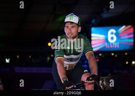 Les cavaliers participaient au championnat de six jours de course à Lee Valley Velodrome, Londres Banque D'Images