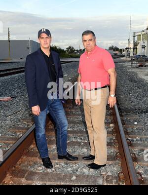 FORT LAUDERDALE, FL - 17 décembre : (COUVERTURE EXCLUSIVE) Bradford Cohen (ex-candidat à la saison 2 de l'apprenti et l'avocat de Cory qui a remporté l'affaire contre champs Michelle Cory) de la firme d'Cohen & McMullen a accueilli son client, ancien directeur de campagne de l'atout de Donald's 2016 Campagne pour le président des États-Unis de janvier 2015 à juin 2016 Corey R. Lewandowski & David N. Bossie pour une signature de livre de Cory et David's book Laissez être Trump Trump : l'histoire de l'intérieur de sa naissance à la présidence. Corey et David signés et répond aux questions à propos de la campagne d'atout à C& Banque D'Images