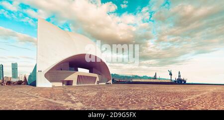 Architecture moderne et contemporaine dans la ville.Auditorium bâtiment à Santa Cruz de Tenerife.Canary Island Banque D'Images