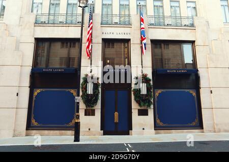 Londres, Royaume-Uni. 5 novembre 2020. Vue d'un Ralph Lauren fermé, Mayfair pendant le confinement.de nombreuses entreprises ont maintenant fermé en vertu de la nouvelle restriction de confinement qui durera jusqu'au 2 décembre. Crédit : Pietro Recchia/SOPA Images/ZUMA Wire/Alay Live News Banque D'Images