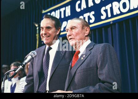 Bob Dole et le sénateur Strom Thurmond lors d'un rassemblement lors de la campagne de doles pour le présidetnt en 1996. Photo de Dennis Brack bb73 Banque D'Images