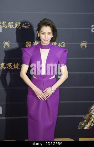 Vivian Hsu, chanteuse et actrice taïwanaise, pose pour des photos lors de la cérémonie de remise des prix Golden Melody 2020 qui s'est tenue au Taipei Music Center à Taipei, Taiwan, 3 Banque D'Images