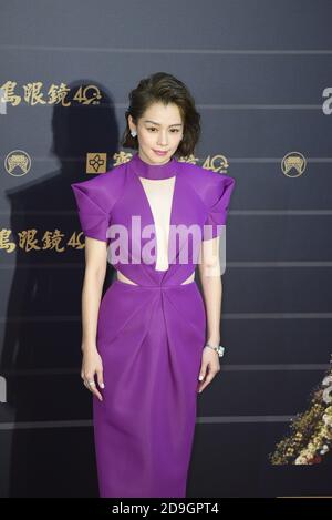 Vivian Hsu, chanteuse et actrice taïwanaise, pose pour des photos lors de la cérémonie de remise des prix Golden Melody 2020 qui s'est tenue au Taipei Music Center à Taipei, Taiwan, 3 Banque D'Images