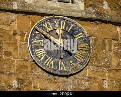 Horloge de l'église, église Saint-Pierre dans le village de Knossington, Leicestershire, Angleterre, Royaume-Uni Banque D'Images