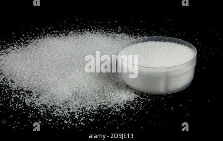 Acide citrique ou poudre d'acide citronné depuis la vue de dessus Banque D'Images