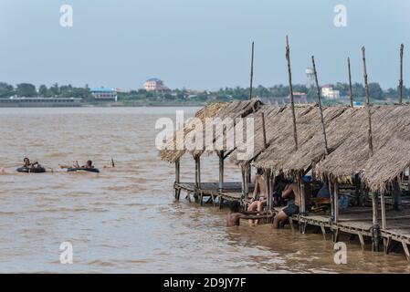 Koh Dach - Plage locale de l'île de la soie, île sur le Mékong à Phnom Penh Cambodge Asie Banque D'Images