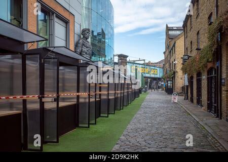 LockDown 2, marché Camden Lock, Camden Town, 6 novembre 2020, vide de touristes et de visiteurs les stands sont fermés jusqu'à la fin du confinement Banque D'Images