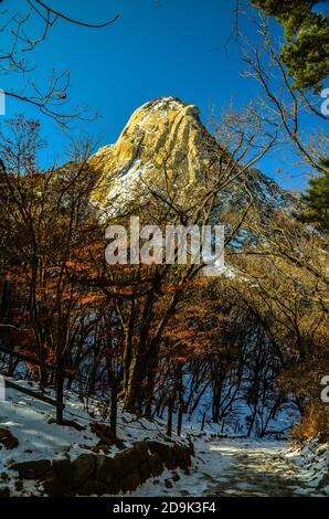 Photo verticale du parc national de Bukhansan en Corée du Sud Banque D'Images