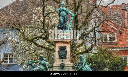 Lindaauabrunnen à Reichsplatz, Lindau sur le lac de Constance, Swabia, Bavière, Allemagne Banque D'Images