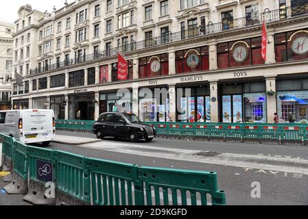 Regent Street, Londres, Royaume-Uni. 6 novembre 2020. Verrouillage 2. Rues calmes dans le West End de Londres. Crédit : Matthew Chattle/Alay Live News Banque D'Images