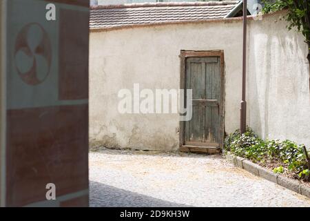 Perspectives depuis les rues de Hall dans le Tyrol Banque D'Images