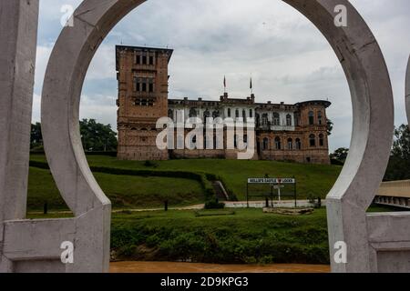 Le château de Kellie (parfois aussi appelé la folie de Kellie) est un château situé à Batu Gajah, dans le district de Kinta, à Perak, en Malaisie. Banque D'Images