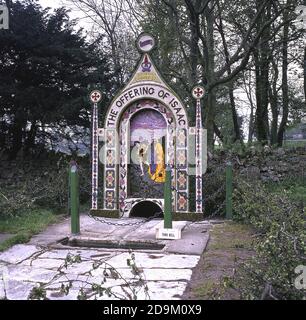 Bénédiction d'un des puits au puits annuel dressing dans le Derbyshire village de Tissington près de Dovedale qui a lieu le jour de l'Ascension, la Fête de l'Ascension de Jésus-Christ Banque D'Images