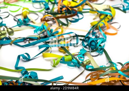 banderoles en plastique à spirales multicolores, vue rapprochée Banque D'Images