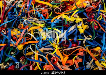 banderoles en plastique à spirales multicolores, vue rapprochée Banque D'Images