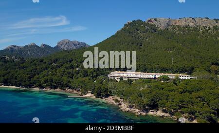 Cala Pi de la Posada avec Hotel Royal Hideaway Formentor près de PuertoPollenca, Cap Formentor, Majorque, Iles Baléares, Espagne Banque D'Images