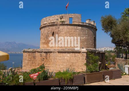 Ancienne tour Hidirlik dans la vieille ville d'Antalya, Turquie Banque D'Images