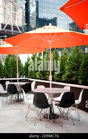 Terrasse de restaurant en plein air à New York Banque D'Images