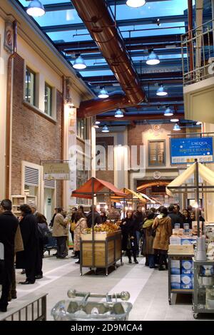 Turin, Piémont/Italie-01/26/2007- l'ouverture du marché d'Eataly à Turin, le premier emplacement des centres commerciaux de qualité de la nourriture italienne. Banque D'Images