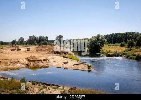 Datteln-Olfen, région de la Ruhr, Rhénanie-du-Nord-Westphalie, Allemagne, Lippe, développement de la rivière et de la plaine inondable de la Lippe près de Haus Vogelsang, un paysage fluvial proche de la nature est créé ici, un écosystème fluvial intact-plaine inondable est restauré, le cours de la rivière est étendu, par exemple, Par une nouvelle boucle de la Lippe ainsi le débit ralentit. Banque D'Images