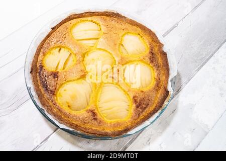 tarte aux poires appétissante faite à la maison à l'ancienne En France Banque D'Images