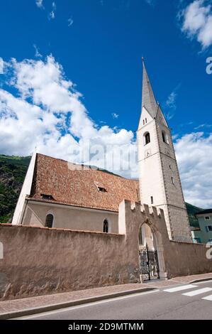 Église paroissiale de SS Pietro e Paolo, Laces, Vallée de Venosta (Vinschgau), Bolzano, Trentin-Haut-Adige, Italie Banque D'Images