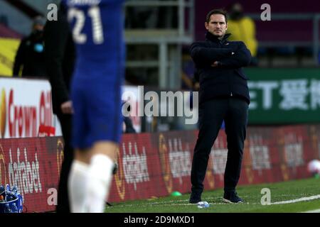 BURNLEY, ANGLETERRE. LE 31 OCTOBRE, Frank Lampard, directeur de Chelsea, regarde le match sur la ligne de contact lors du match de la Premier League entre Burnley et Chelsea à Turf Moor, Burnley, le samedi 31 octobre 2020. (Crédit : Tim Markland | INFORMATIONS MI) Banque D'Images