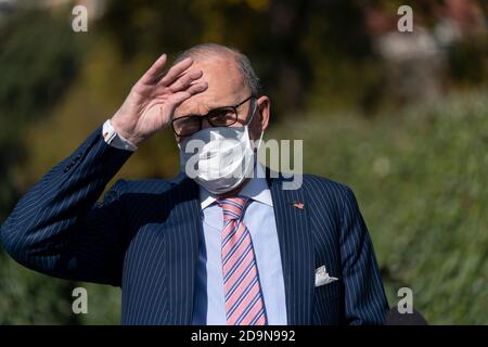 Washington, États-Unis d'Amérique. 06e novembre 2020. Larry Kudlow, directeur du Conseil économique national, s'adresse aux médias à la Maison Blanche à Washington, DC, le 6 novembre 2020. Crédit : Chris Kleponis/Pool via CNP | usage dans le monde crédit : dpa/Alay Live News Banque D'Images