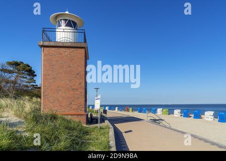 Phare d'Olhörn sur la promenade, Wyk, île de Foehr, îles de la Frise du Nord, Schleswig-Holstein, Allemagne du Nord, Allemagne, Europe Banque D'Images