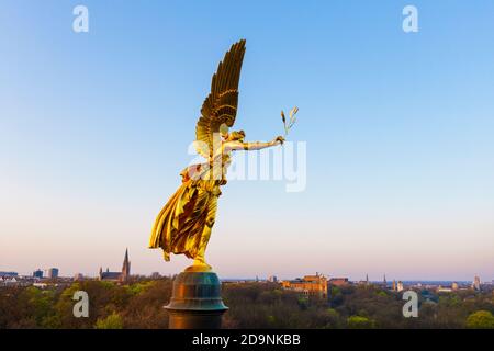 Ange de la paix dans la lumière du matin, mémorial de la paix, photo de drone, Bogenhausen, Munich, haute-Bavière, Bavière, Allemagne Banque D'Images