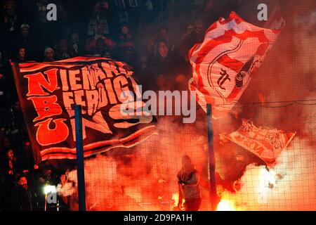 Liberec, République tchèque. 28 novembre 2013. La Ligue européenne de football, FC Slovan Liberec contre SC Freiburg, 1:2, Liberec, République Tchèque, le jeudi 28 novembre 2013. Fans de SC Freiburg pendant l'UEFA Europa League. /PSPA/Slavek Ruta *** Légende locale Credit: Slavek Ruta/ZUMA Wire/Alamy Live News Banque D'Images