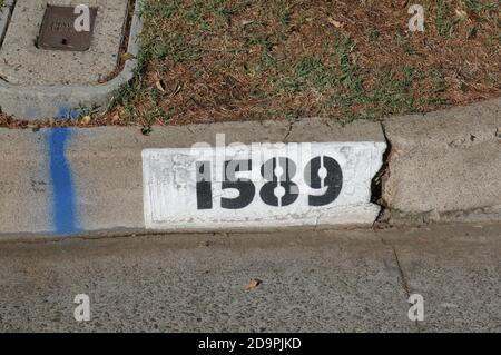 Altadena, Californie, Etats-Unis 4 novembre 2020 UNE vue générale de l'atmosphère de Poltergeist 2 House film lieu de tournage au 1589 Homewood Drive le 4 novembre 2020 à Altadena, Californie, Etats-Unis. Photo par Barry King/Alay stock photo Banque D'Images