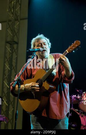 Brescia(BS),Italie,JNovember 10,concert en direct du chanteur de folk italien Francesco Guccini, novembre 10,2007 à Brescia, Italie Banque D'Images