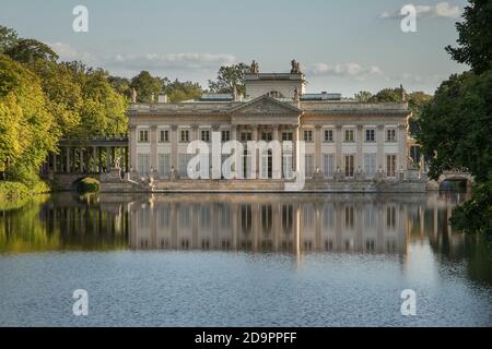 Façade nord du Palais sur l'île dans le parc Lazienki à Varsovie, Pologne Banque D'Images